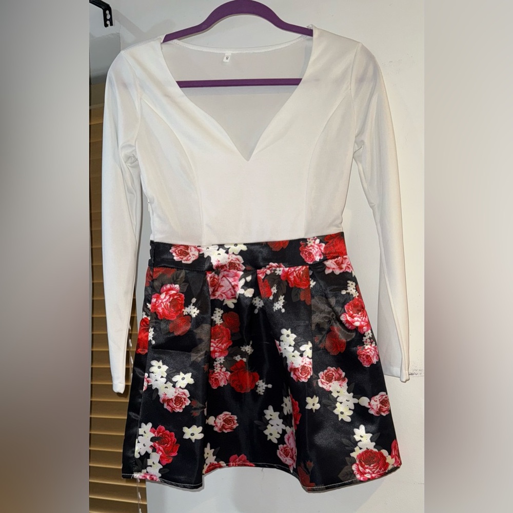 Elegant Floral A-Line Mini Dress in Black and Red